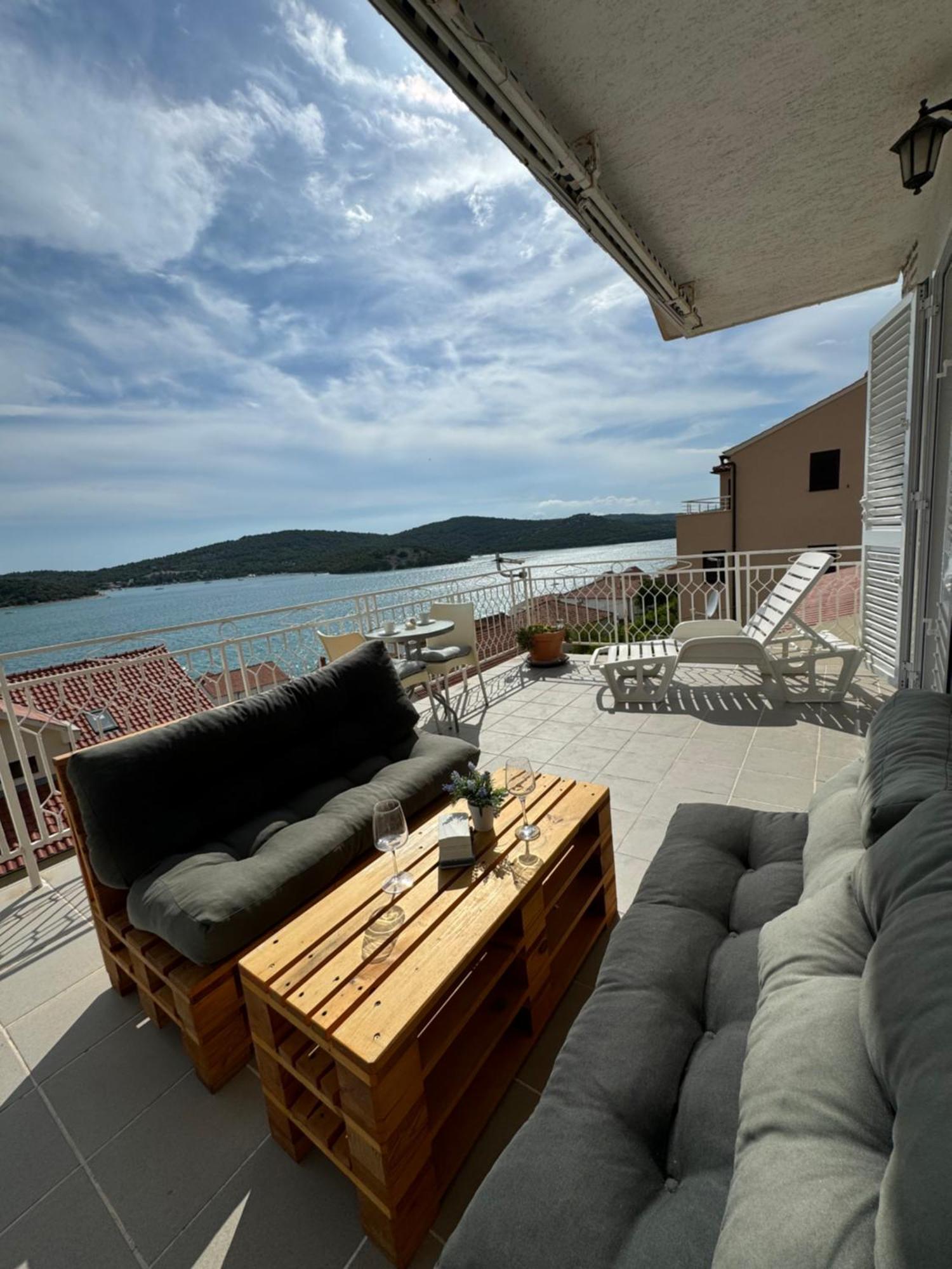 Marina Apartmani Tisno Murter Esterno foto