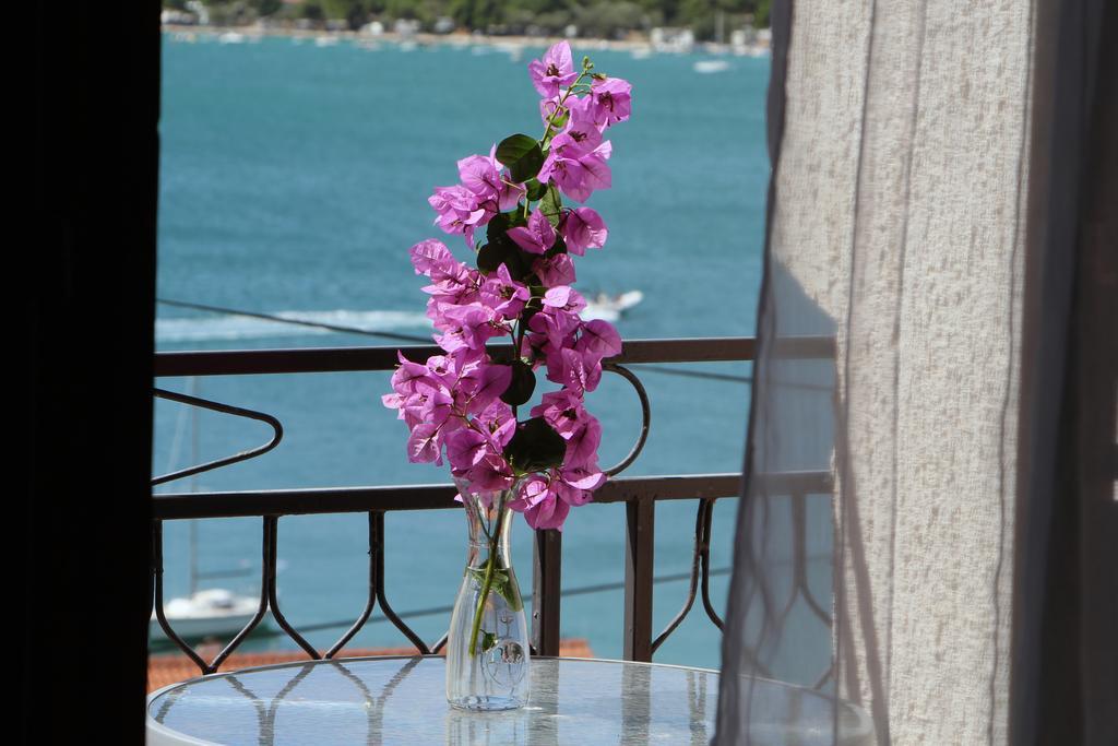 Marina Apartmani Tisno Murter Esterno foto